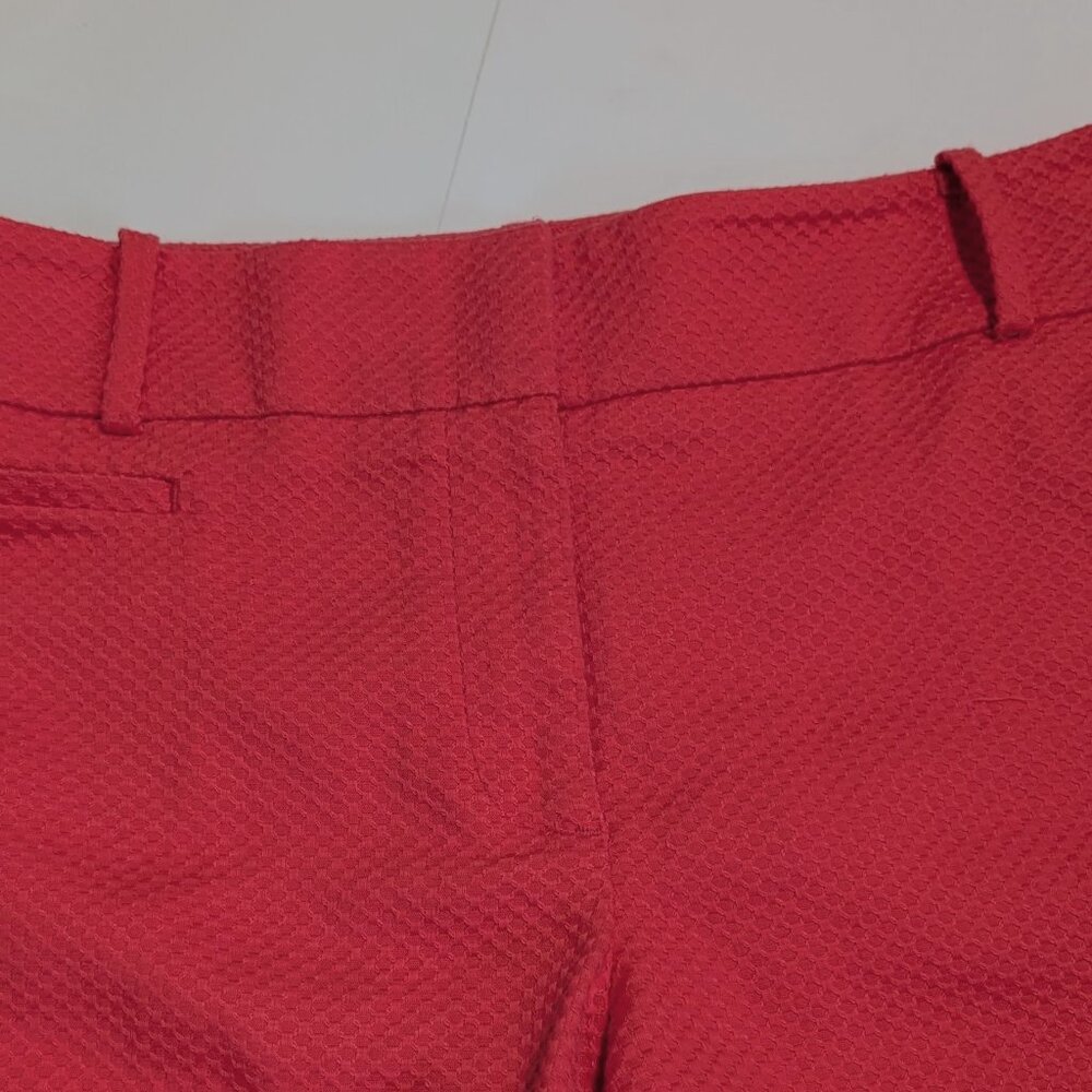 Ann Taylor Loft, The Riviera Short, Pink with scalloped edge, size 6 - Picture 4 of 12
